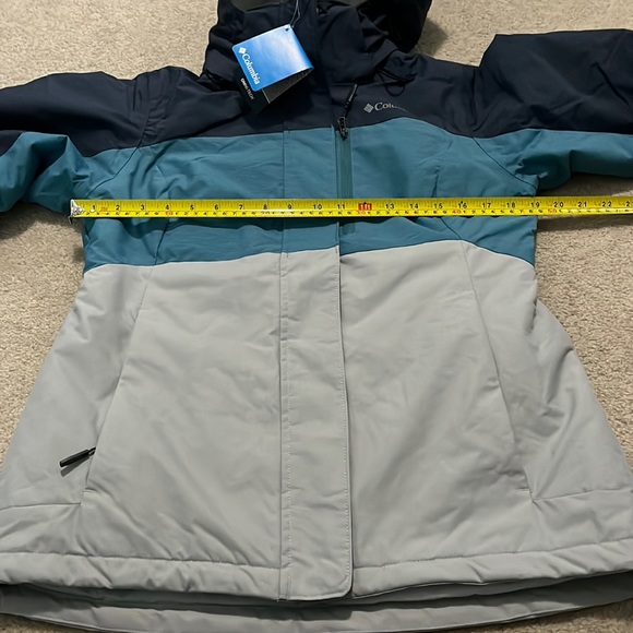 Columbia Winter Jacket - Picture 9 of 12